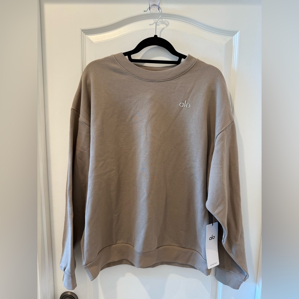 ALO Accolade Crew Neck color gravel